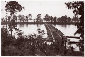 Gebäudequartiere in Fort Brady, ca. 1865 (Albumin-Silberdruck von Glasnegativ)