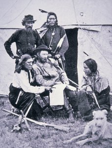 General George A. Custer (1839-76) mit seinen Indianerspähern während der Yellowstone-Expedition von 1873 von American Photographer