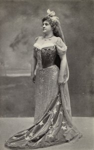 Marcella Sembrich als Astrifiammante, Königin der Nacht, in "Die Zauberflöte" von American Photographer
