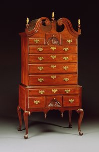 Queen Anne geschnitzte hohe Kommode, Connecticut oder New York, 1760-80 von American School