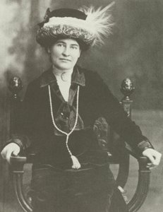 Willa Cather, um 1910 von American School