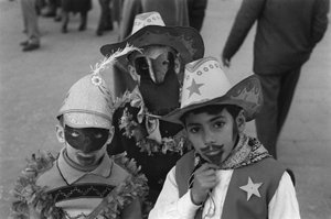 Crotone, Kinder in Masken 1957, Crotone