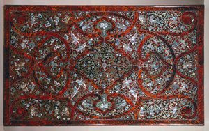 Einlegearbeit im Stil von Andre-Charles Boulle, Detail eines geschnitzten und vergoldeten Tisches, signiert P van Loose und M Verbiest, Niederlande