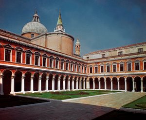 Renaissance-Architektur: Blick auf den Kreuzgang der Kirche San Giorgio Maggiore, entworfen vom Architekten Andrea Palladio (1508-1580) 1566 Venedig, Italien