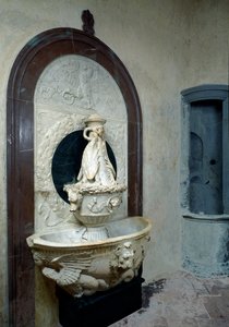 Weihwasserbecken mit mediceischen heraldischen Elementen, ca. 1430