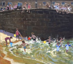 Planschen im Hafen von Tenby, 2016