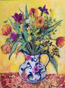 Krug mit Frühlingsblumen auf gelbem Grund von Ann Oram