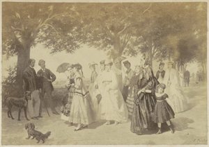 Fotoreproduktion eines Gemäldes von flanierenden Frauen und Männern in einem Park