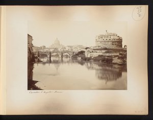 Ansicht der Engelsburg, des Tiber und des Petersdoms in Rom, Italien