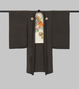 Jungen-Haori mit Spielzeug