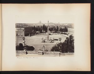 Piazza del Popolo in Rom, mit dem Petersdom im Hintergrund, Italien