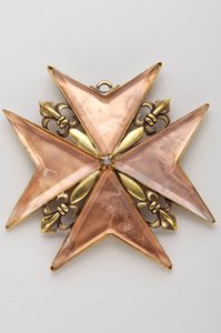 Großherzogtum Toskana - Orden des Heiligen Stephan: Kreuz des Priors oder Ballei - Vorderseite - Modell des 17. Jahrhunderts - Goldbronze, Kupfer und Kristall - Privatbesitz von Anonymous Anonymous