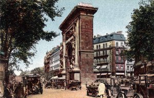 Paris: Blick auf den Boulevard Saint Denis und das Porte Saint Denis, erbaut von François Blondel (1618-1686) im Jahr 1672. Fotografie von 1920 im „Künstlerischen Album“ der Stadt Paris. Private Sammlung. von Anonymous Anonymous