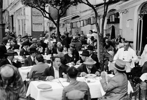 Freilufttrattoria in Rom, um 1927 von Armando Bruni