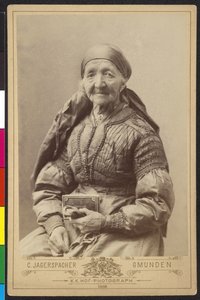Alte Frau in Tracht - Oberösterreich