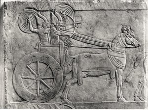 Fragment eines Reliefs, das die assyrische Armee in der Schlacht darstellt, aus dem Palast von Ashurbanipal in Ninive, ca. 645 v. Chr. von Assyrian