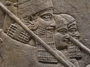 König Ashurnasirpal II bei einer königlichen Löwenjagd, 7. Jh. v. Chr.