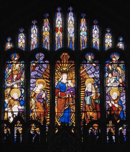 Zentrales Fenster der Apsis, Jungfrau und Kind mit Heiligen von Augustus Welby Northmore Pugin