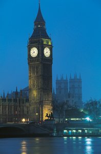 Nachtansicht von Big Ben an der Themse, London, England, UK