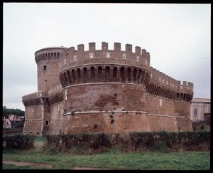 Mittelalterliche Kunst: Ansicht der Burg von Papst Julius II. (Giulio) realisiert von Architekt Baccio Pontelli (ca. 1450-1494), Gregoriopoli von Baccio Pontelli