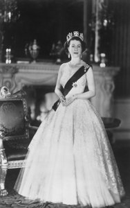 Ihre Majestät Königin Elizabeth II. im Buckingham Palace, 12. März 1953