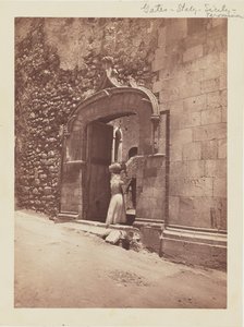 [Frau betritt Tor] von Baron Wilhelm von Gloeden
