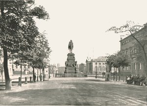 Statue von Friedrich dem Großen, Unter den Linden, Berlin, Deutschland, 1895 von Berlin Photographic Co