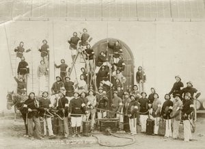 Eine Gruppe von Feuerwehrleuten in Zichron Yaacov, ca. 1898-1900
