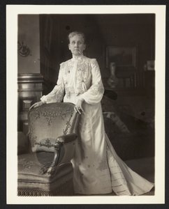 Mrs. John Arbuckle, ca. 1900-10 (s/w Foto) von Burr William McIntosh
