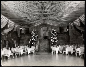 Empfangsraum im Ritz-Carlton Hotel, 1915 oder 1916
