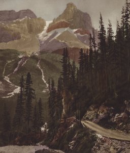 Cathedral Peak, Höhe 10.454 Fuß von Byron Hill Harmon