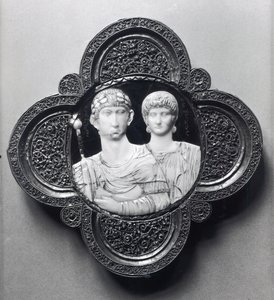 Kamee, die Kaiser Honorius (395-423) und seine Frau Maria darstellt von Byzantine