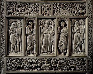 Byzantinische Kunst: „Johannes der Täufer und die vier Evangelisten“ unteres Detail des Bischofsstuhls von Ravenna Maximien (546-554) Bischofsthron (Kathedra) aus Elfenbein, wahrscheinlich in Konstantinopel hergestellt. Ravenna, Museo Arcivescovile von Byzantine School