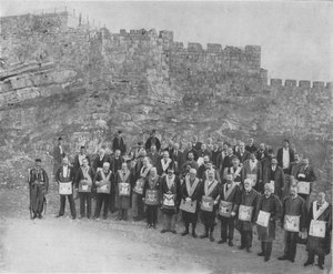 Englische Freimaurer in Jerusalem, 1898 von CN Tadros