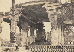 Große Pagode, Großer Stier, Vorderansicht, Tanjore, Indien Rajarajesvara-Tempel, 1857 von Captain Linnaeus Tripe
