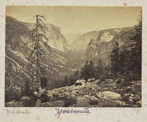 Das Yosemite-Tal, vom Mariposa-Pfad, Yosemite-Tal, Mariposa County, Kalifornien (Nr. 1138) von Carleton Watkins
