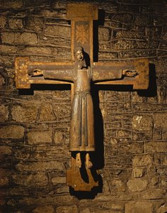 Christus am Kreuz, vollständig bekleidet von Catalonian School