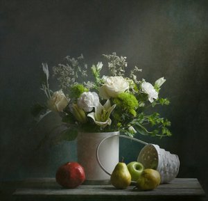 Elegantes Blumenstillleben