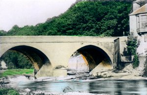 Brücke über den Fluss Allan, Bridge-of-Allan, Stirling, 1926 von Cavenders Ltd