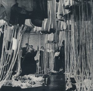 Webstuhl des Lebens Testen von Fallschirmen für die Fleet Air Arm, 1941