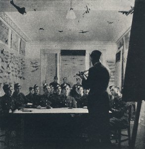 Die Grundlage der Ausbildung: Flugzeugerkennung von Cecil Beaton