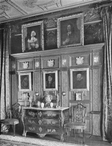 Vertäfelung im Wohnzimmer
