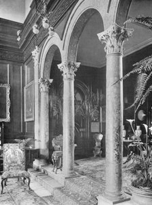 Stufen in der Halle von Charles Latham