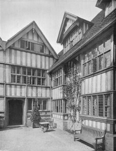 Der Fachwerk-Innenhof von Charles Latham