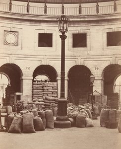 Halle aux Blés (Innenansicht) von Charles Marville