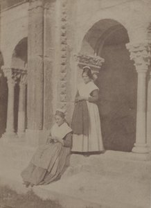 Arlesierinnen im Kreuzgang von Saint-Trophime „Arles“ von Charles Nègre