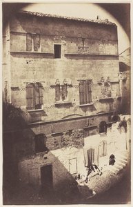Fassade eines romanischen Hauses in Saint-Gilles du Gard von Charles Nègre