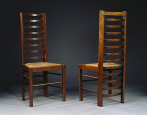 Zwei Leiterstühle, für Miss Cranstons Teestuben, Glasgow, ca. 1903