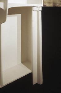 Weißer Schrank entworfen für Mrs. Rowat, 1902
