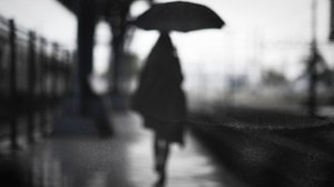 Einsame Gestalt im Regen von Che Abu Bakar